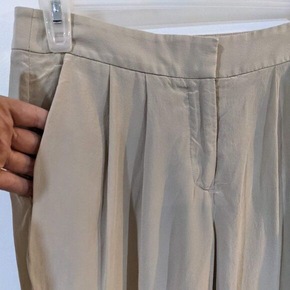 Club Monaco | Silk Pleated Trousers - Picture 4 of 8